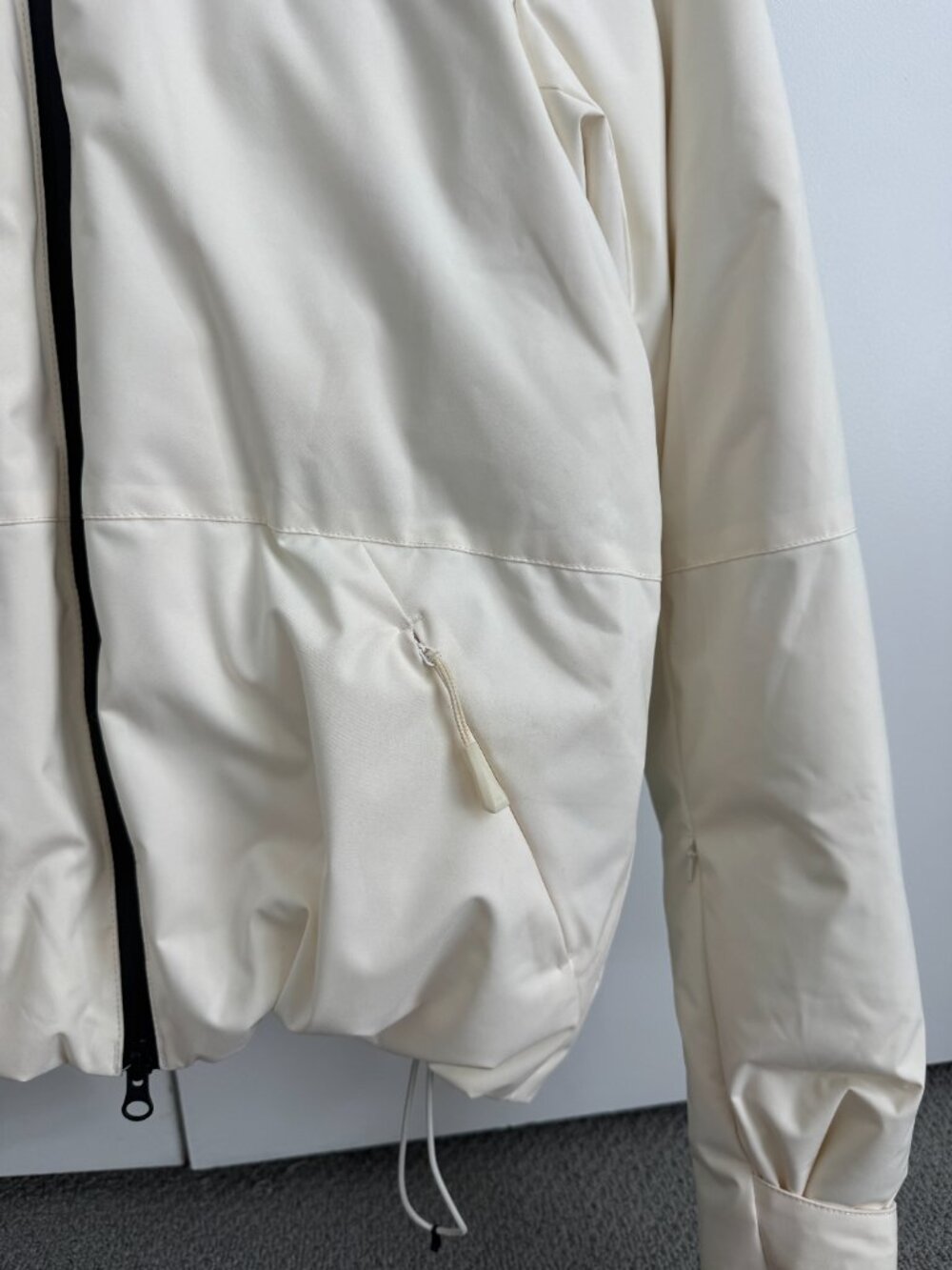 Helly Hansen Nora Short Puffy Ski Jacket - Cream - Picture 5 of 11